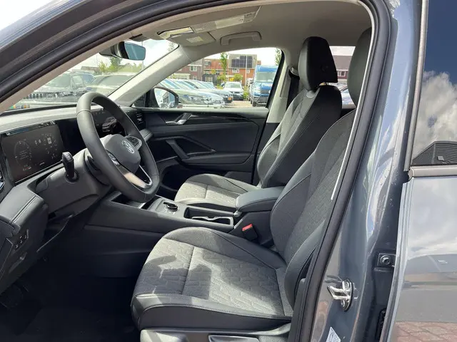 Volkswagen Tiguan 1.5 eHybrid Life Edition 2025 Benzine 4