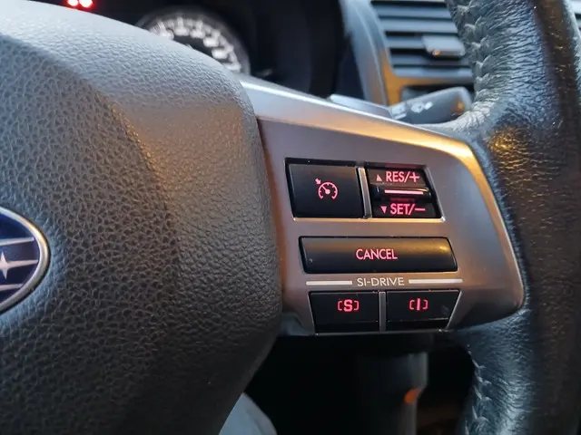 Subaru Forester 2.0 Executive 2013 Benzine 15