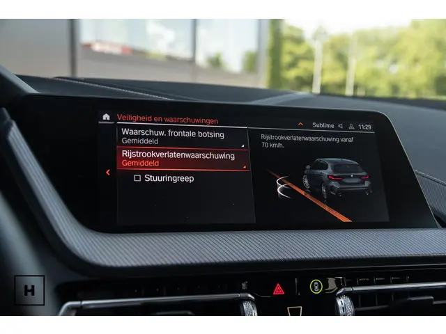 BMW 1 Serie 118i M-Sport | Pano | Leer 2021 Benzine 22