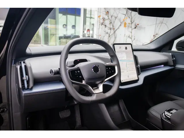 Volvo EX30 Extended Range Plus 69 kWh 2025 Elektrisch 8