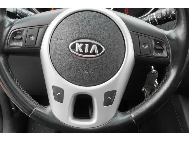 Kia Venga 1.6 CVVT AUTOMAAT PANO 2015 Benzine 8