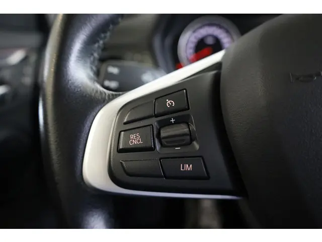 BMW X1 sDrive18i High Executive 2019 Benzine 21