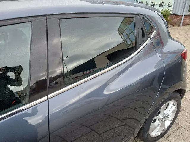 Renault Clio 0.9 TCe Limited 2017 Benzine 10