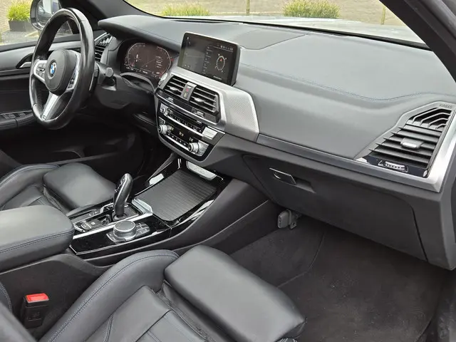BMW X3 xDrive20i M SPORT 2022 Benzine 18