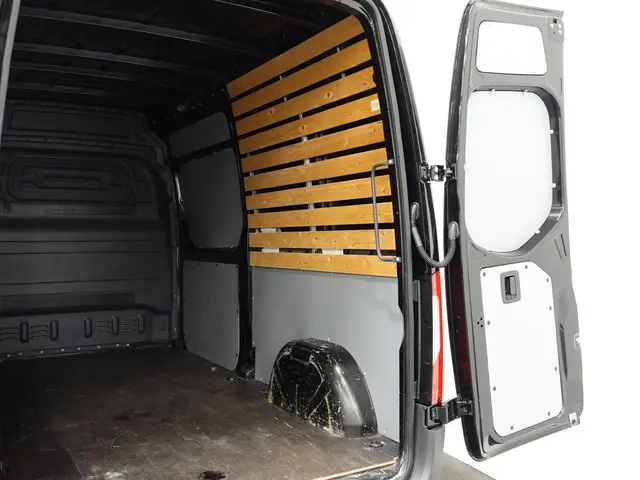 Mercedes-Benz Sprinter L2H2 2022 Diesel 40