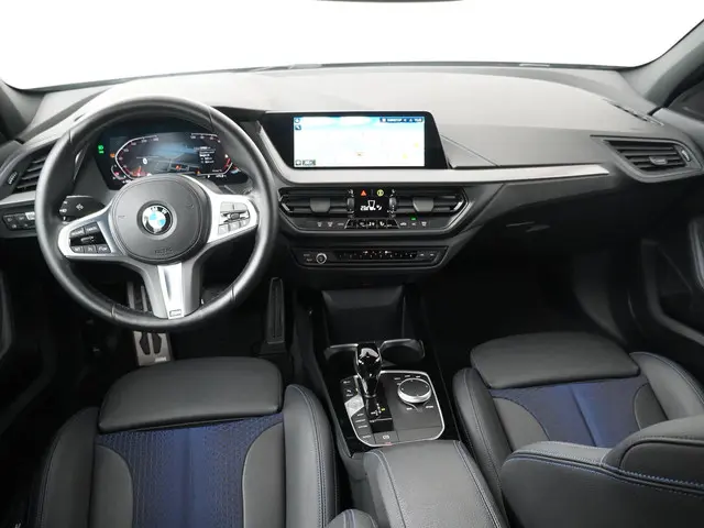 BMW 1 Serie 5-deurs 118i 2023 Benzine 12
