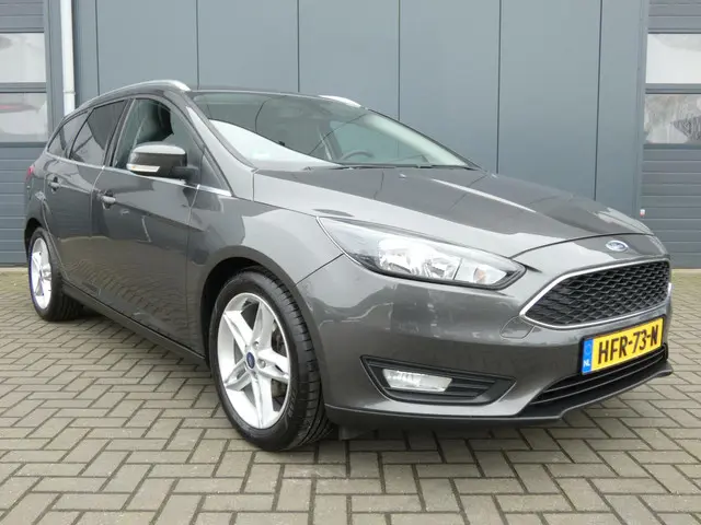 Ford Focus Wagon HELAAS VERKOCHT!!! 2015 Benzine