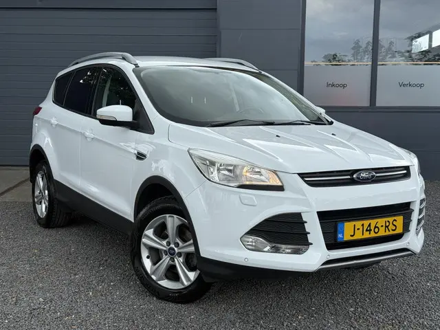 Ford Kuga 1.5 Titanium 2014 Benzine 4