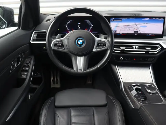 BMW 3 Serie Touring 320e 2023 Hybride Benzine 9