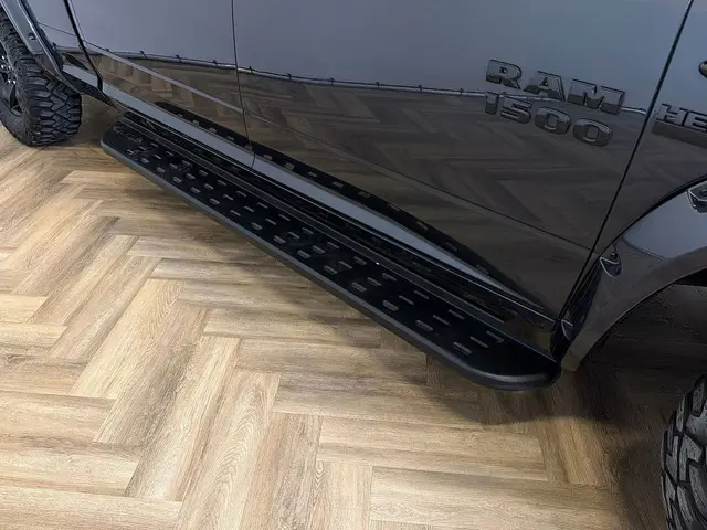 Dodge Ram 1500 5.7 V8 Crew Cab 6'4 2017 LPG/Gas 18