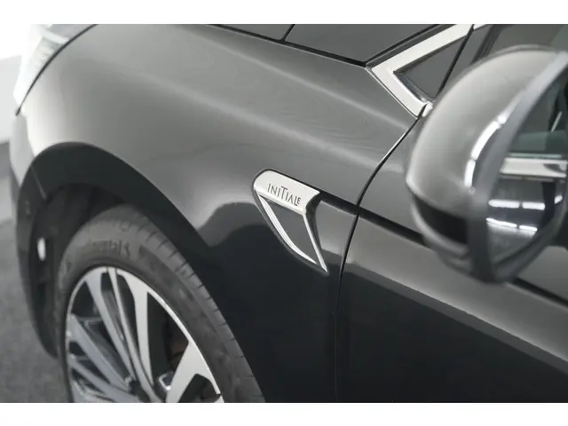 Renault Clio TCe 130 EDC Initiale Paris 2020 Benzine 21