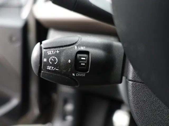 Peugeot 2008 1.2 PureTech Féline- 2016 Benzine 17