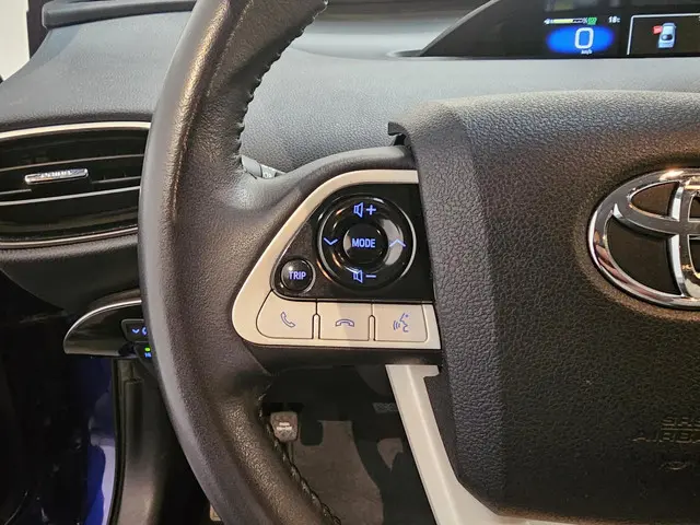 Toyota Prius 1.8 Dynamic 2018 Hybride Benzine 26