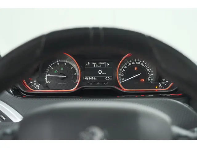 Peugeot 2008 PureTech 110 EAT6 GT 2017 Benzine 40