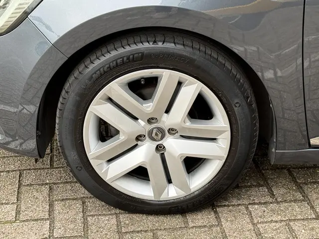 Renault Clio 1.0 TCe Zen Comfort 2021 Benzine 3