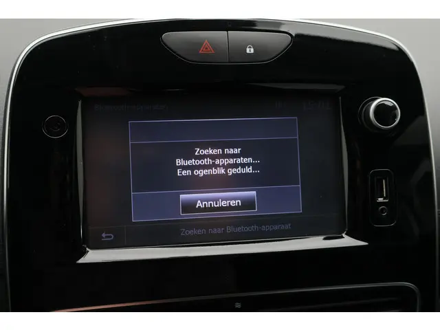 Renault Clio Estate 0.9 TCe Limited 2018 Benzine 31