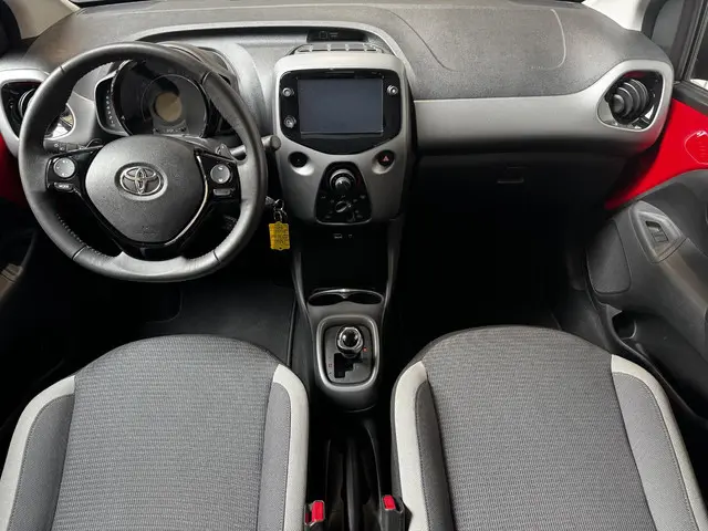Toyota Aygo 1.0 VVT-i x-play automaat 2021 Benzine 19