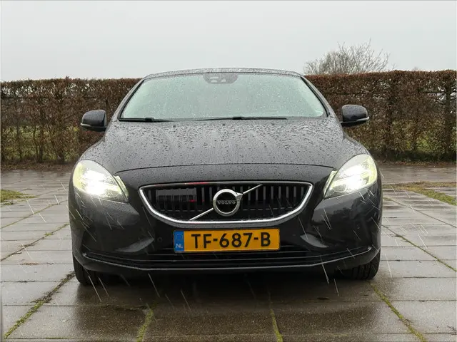 Volvo V40 2.0 D3 Dynamic 2018 Diesel 6