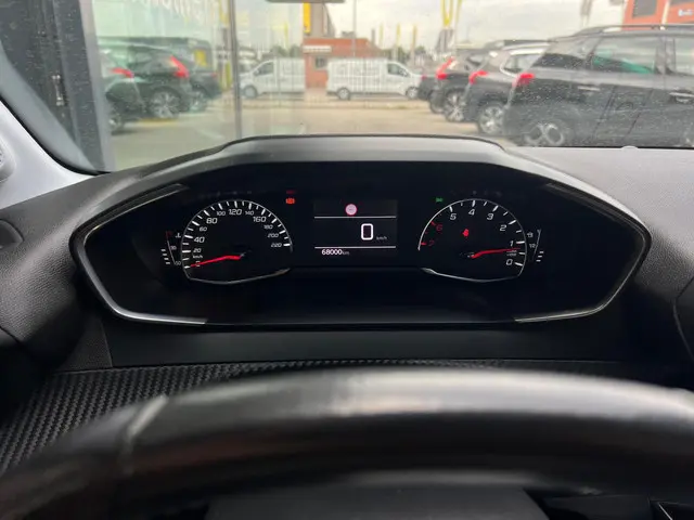 Peugeot 208 1.2 PureTech Allure Pack 2021 Benzine 19
