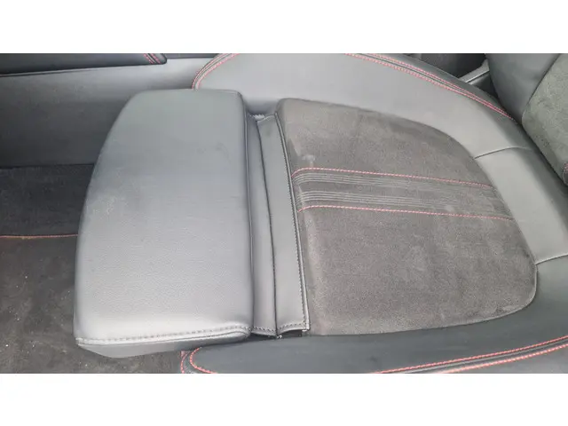 Ford Kuga 2.5 PHEV ST-Line X 2025 Hybride Benzine 8