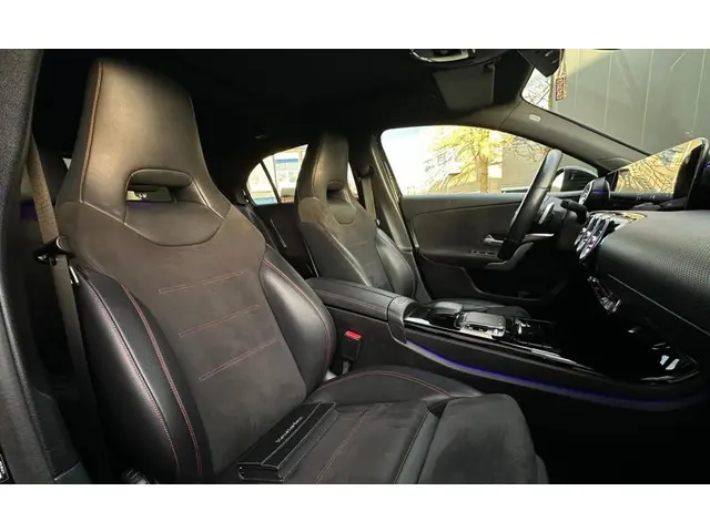 Mercedes-Benz A-Klasse 200 Bns Sol. AMG 2018 Benzine 16
