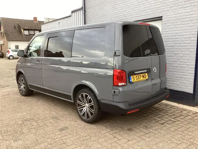 Volkswagen Transporter Bulli 2021 Diesel 2