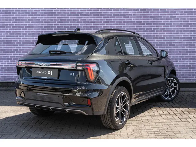 Lynk & Co 01 1.5 Core Plug-in Hybrid 2025 Hybride Benzine 7