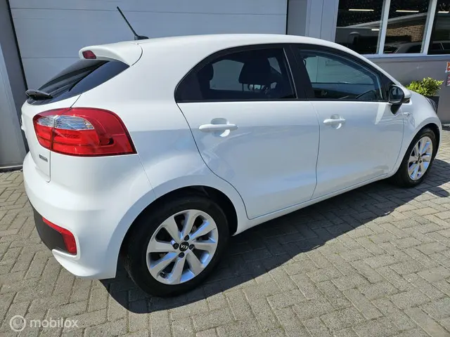 Kia Rio 1.2 CVVT DynamicLine zeer nette Auto!! 2016 Benzine 5