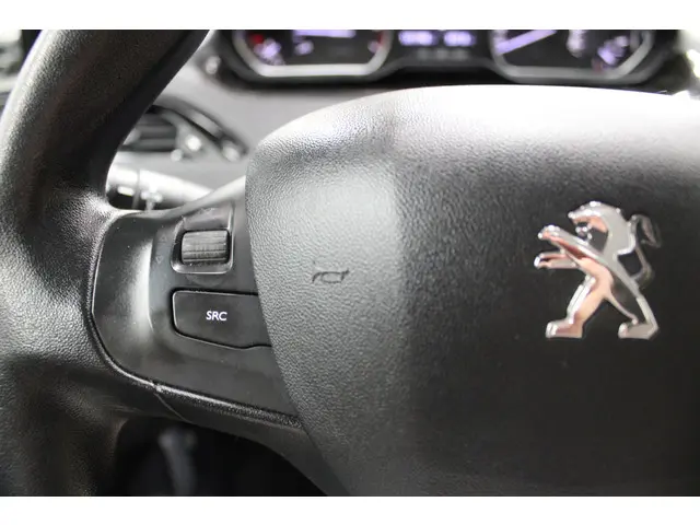 Peugeot 208 1.2 VTi Allure 2013 Benzine 14