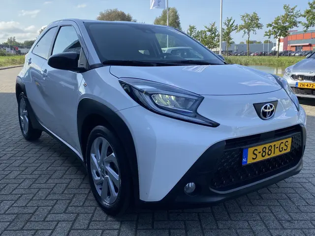 Toyota Aygo X 1.0 VVT-i MT first 2023 Benzine 4