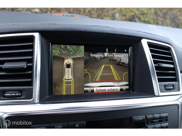 Mercedes-Benz M-Klasse 500 2013 Benzine 17