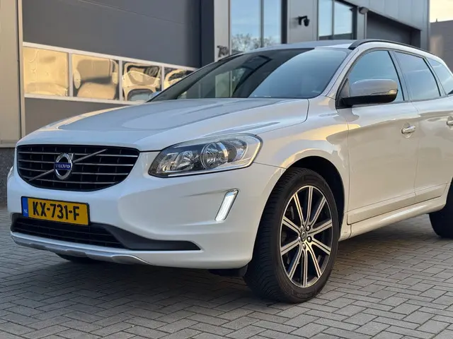 Volvo XC60 2.0 D4 FWD Momentum 2015 Diesel 18