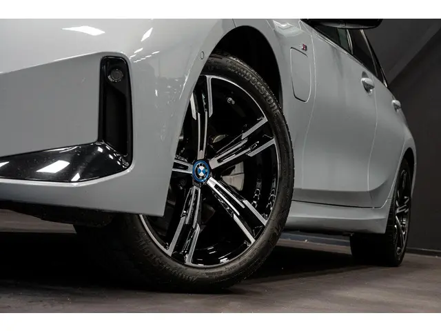 BMW 3 Serie 330e 2024 Hybride Benzine 9