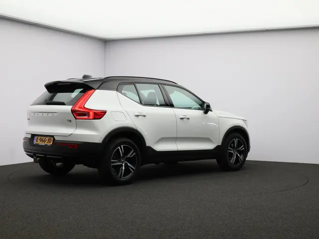 Volvo XC40 T2 Automaat R-Design 2021 Benzine 2