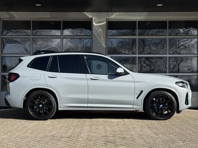 BMW X3 xDrive30e 2023 Hybride Benzine 11