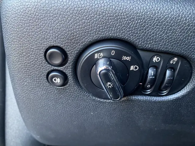 MINI Cooper Mini 1.5 Business 2015 Benzine 14