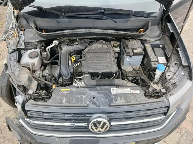 Volkswagen T-Cross 1.0 TSI Life SCHADEAUTO!!! 2019 Benzine 31