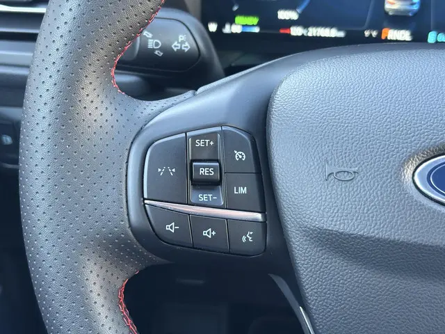 Ford Kuga 2.5 PHEV ST-Line 2025 Hybride Benzine 23