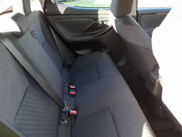 Toyota Yaris 1.5 Hybrid Dynamic 2020 Hybride Benzine 11