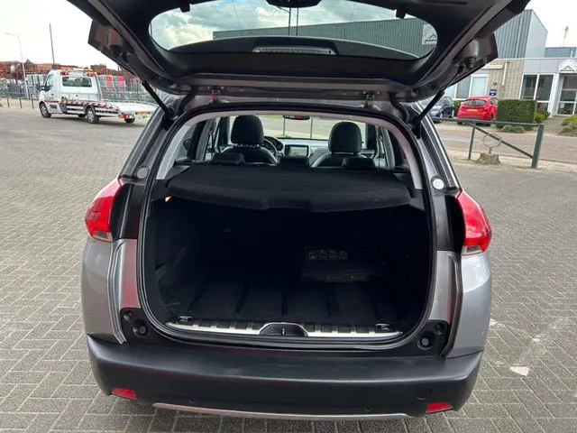 Peugeot 2008 1.2 PureTech Allure 2015 Benzine 9