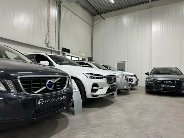 Mercedes-Benz GLA 180 Prestige 2016 Benzine 38