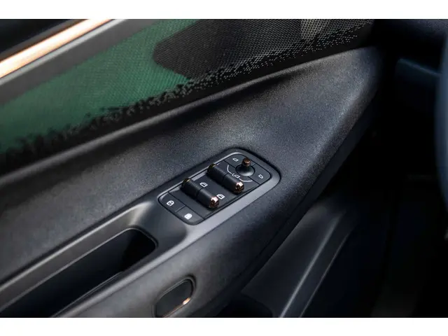 Lynk & Co 08 1.5 More 2026 Hybride Benzine 16