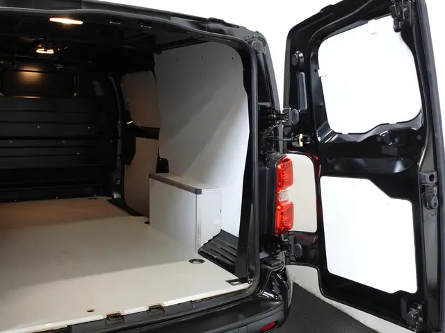 Peugeot Expert 145PK L3 Automaat 2024 Diesel 38