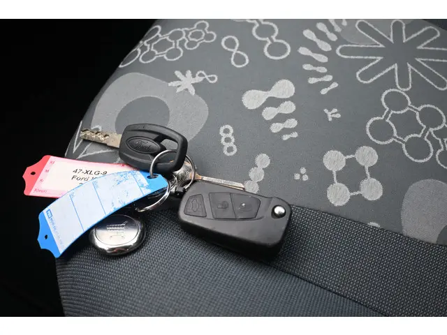 Ford Ka 1.2 Cool & Sound start/stop 2012 Benzine 28