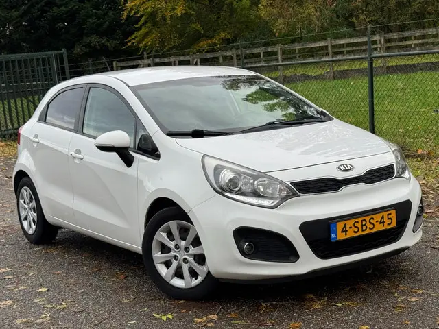 Kia Rio 1.2 CVVT Super Pack /Navi/Cruise/Airco/ 2013 Benzine