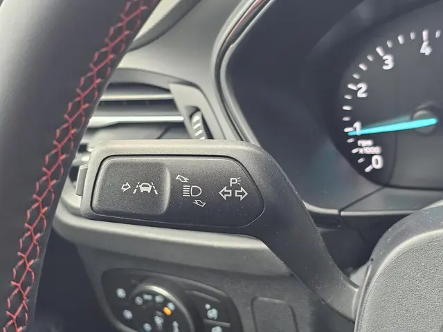 Ford Focus 1.0 EcoBoost Hybrid ST Line 2025 Benzine 17