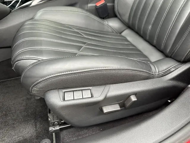 Peugeot 208 1.2 Turbo 100 PK GT Pack 2021 Benzine 12