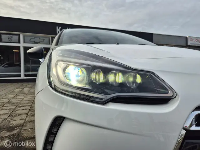 Citroën DS3 1.2 PureTech So Chic 2015 Benzine 24