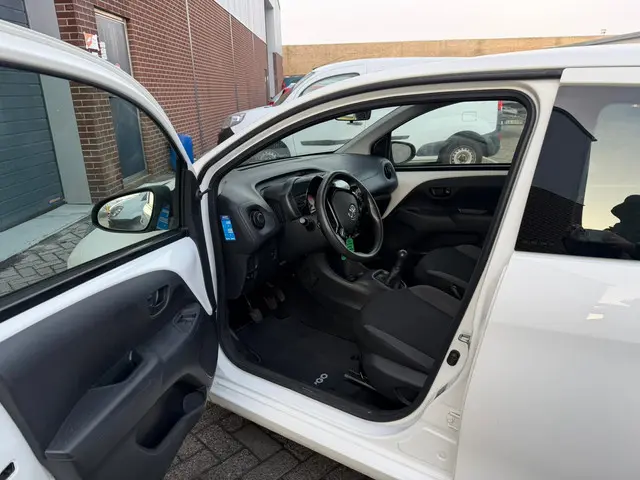 Toyota Aygo 1.0 VVT-i x-fun 2017 Benzine 5