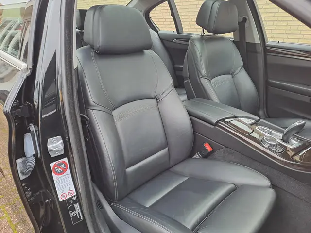 BMW 5 Serie 525d High Executive 2013 Diesel 23